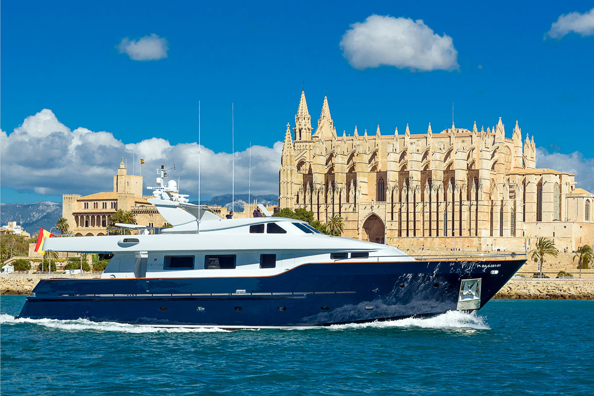 VIRGEN DEL MAR V charter specs and number of guests